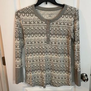Liz Lange long sleeve top-b
